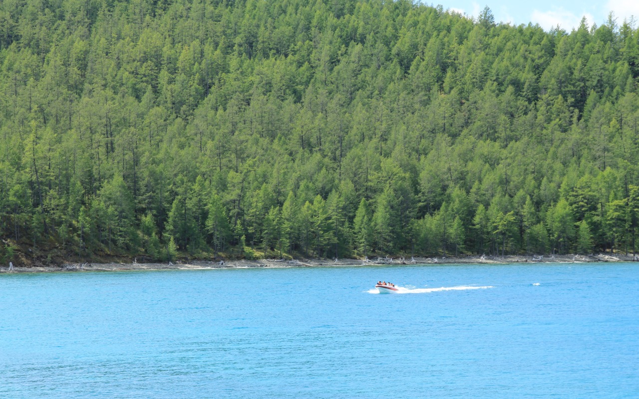 Boat riding on Huvsgul lake | Premium Travel Mongolia