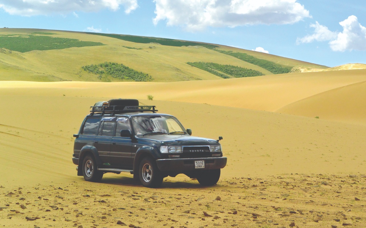 Off-road adventure through the Gobi Desert | Premium Travel Mongolia