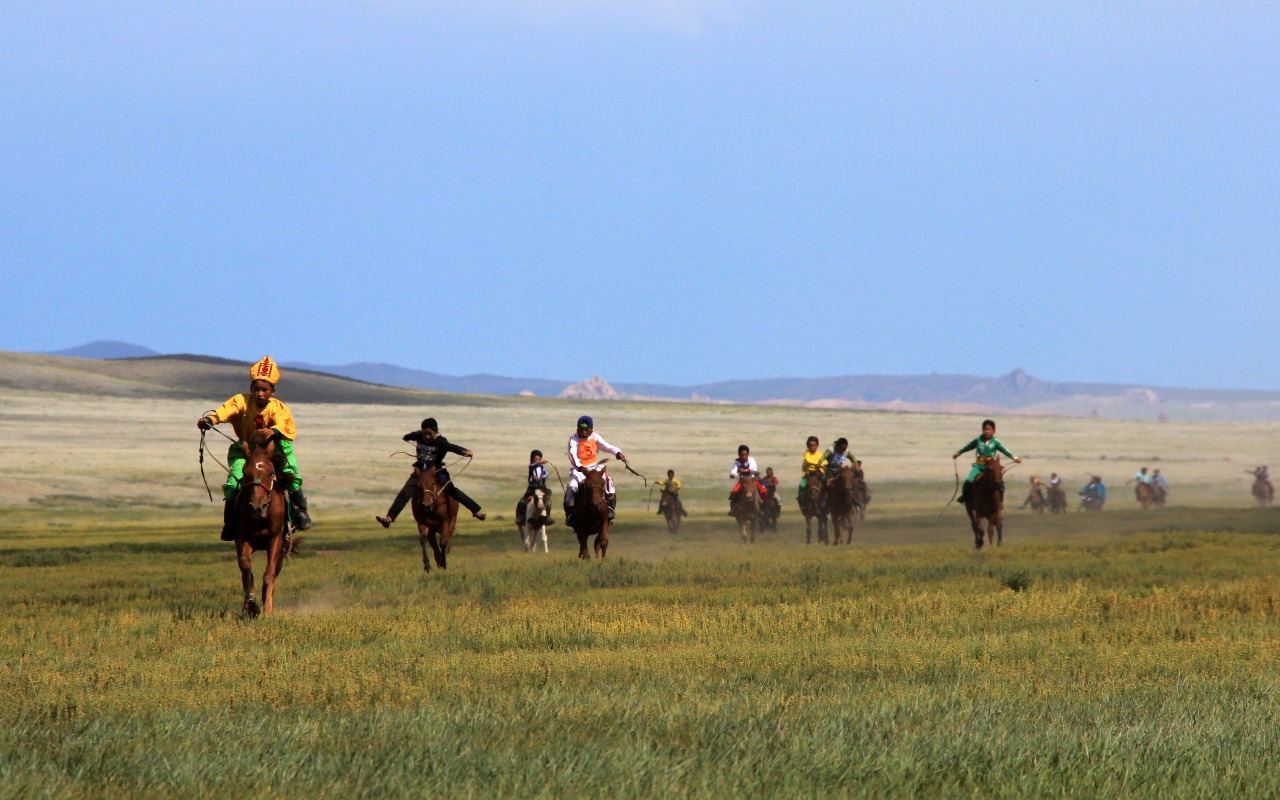 Witnessing traditional horse racing during Naadam | Premium Travel Mongolia